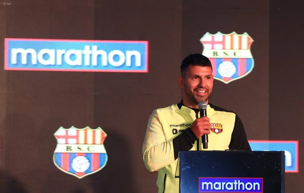 El Kun fue la última estrella invitada a la Noche Amarilla de Barcelona SC. (Foto: Imago)