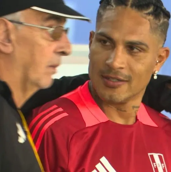 Paolo Guerrero conversando con Jorge Fossati. (Foto: FPF).