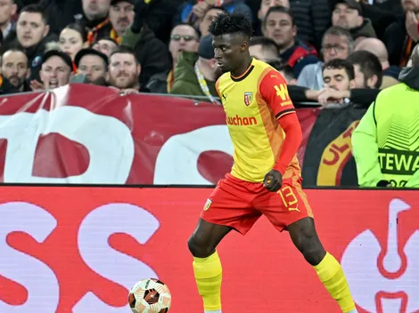 Lens compró a Jhoanner Chávez, pero lo vendería a otro equipo de Europa