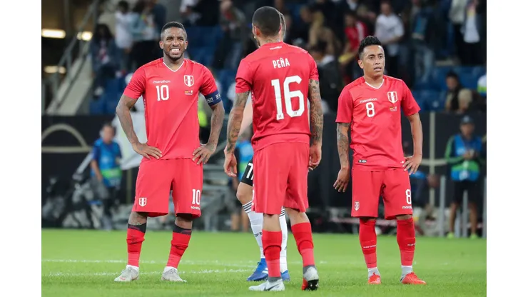 Jefferson Farfán y Christian Cueva denuncian a Alianza Lima