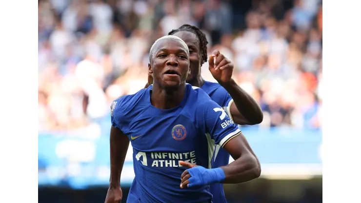 19th May 2024 Stamford Bridge, Chelsea, London, England: Premier League Football, Chelsea versus Bournemouth Moises Caicedo of Chelsea celebrates after scoring his sides 1st goal in the 17th minute to make it 1-0 with Trevoh Chalobah and Nicolas Jackson of Chelsea PUBLICATIONxNOTxINxUK ActionPlus12644689 JohnxPatrickxFletcher