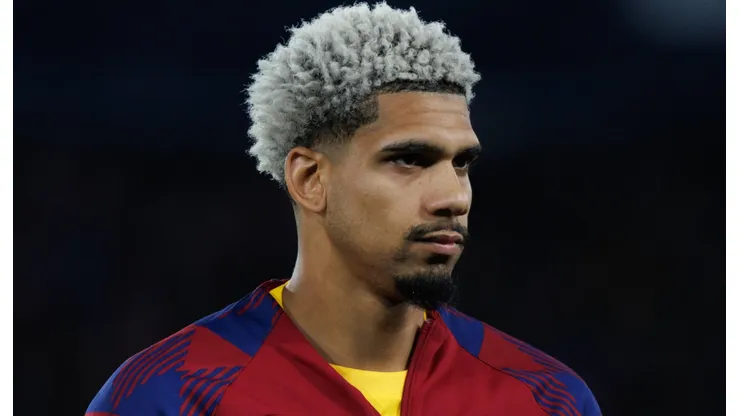 Ronald Araújo, una de las piezas que puede dejar Barcelona en verano.