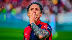 Gianluca Lapadula jugando para Cagliari.