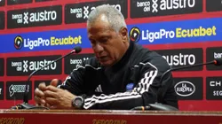 Se aclara si el DT renunció a su cargo como DT de Emelec