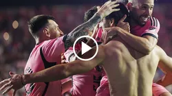 Messi celebrando el gol de Leonardo Campana.