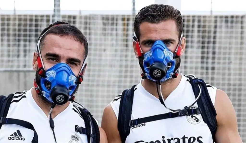 Jugadores del Real Madrid con las máscaras de hipoxia: TW