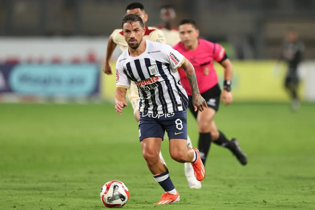 Gabriel Costa jugando en la Liga 1. (Foto: IMAGO).