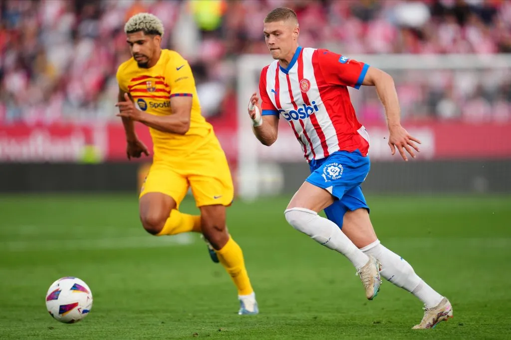 Ronald Araújo podría salir del Barcelona en el próximo mercado.