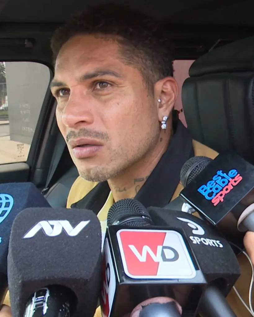 Paolo Guerrero declarando a los medios de comunicación. (Foto: Twitter).