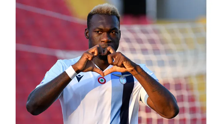 Felipe Caicedo celebrando gol en Lazio