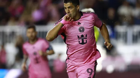 Luis Suárez celebra uno de los tantos que le llevó a los 500 goles a nivel de clubes.