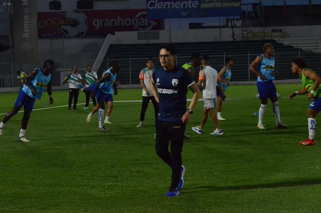 Es la primera experiencia de Joe Armas como DT de primera A en LigaPro. (Foto: Imago)