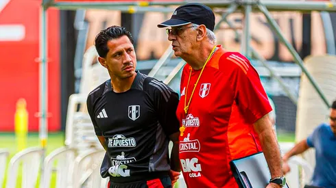 Gianluca Lapadula y Jorge Fossati.