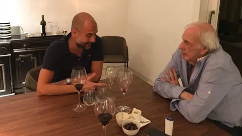 César Luis Menotti y Pep Guardiola en una de sus cenas.