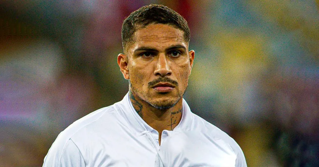 Paolo Guerrero jugando para Perú. (Foto: IMAGO)