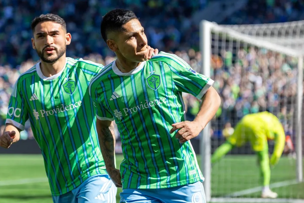 Raúl Ruidíaz marcando con camiseta del Seattle Sounders. (Foto: IMAGO).