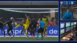 Así vio el árbitro la mano de Alan Franco