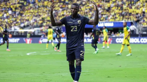 El volante ecuatoriano respaldó a Félix Sánchez