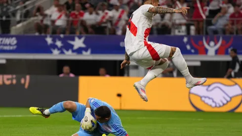 Claudio Bravo destacó el nivel de los peruanos