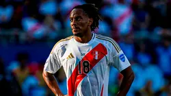 André Carrillo en el Perú vs. Canadá.