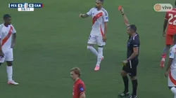 Miguel Araujo expulsado después de una falta peligrosa