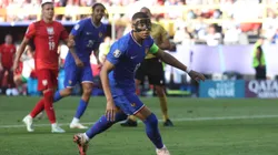 Mbappé y su máscara, una marca registrada de esta Eurocopa.