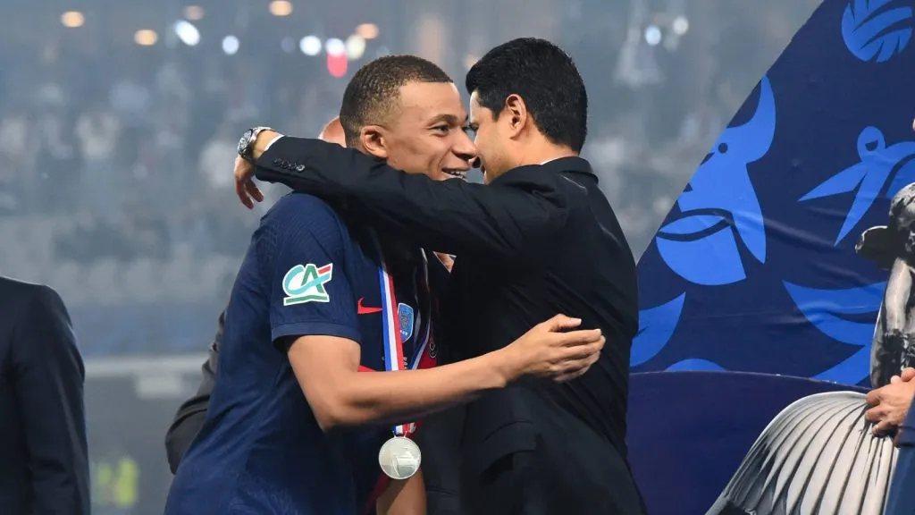La despedida de Mbappé y Nasser Al-Khelaifi en PSG: IMAGO