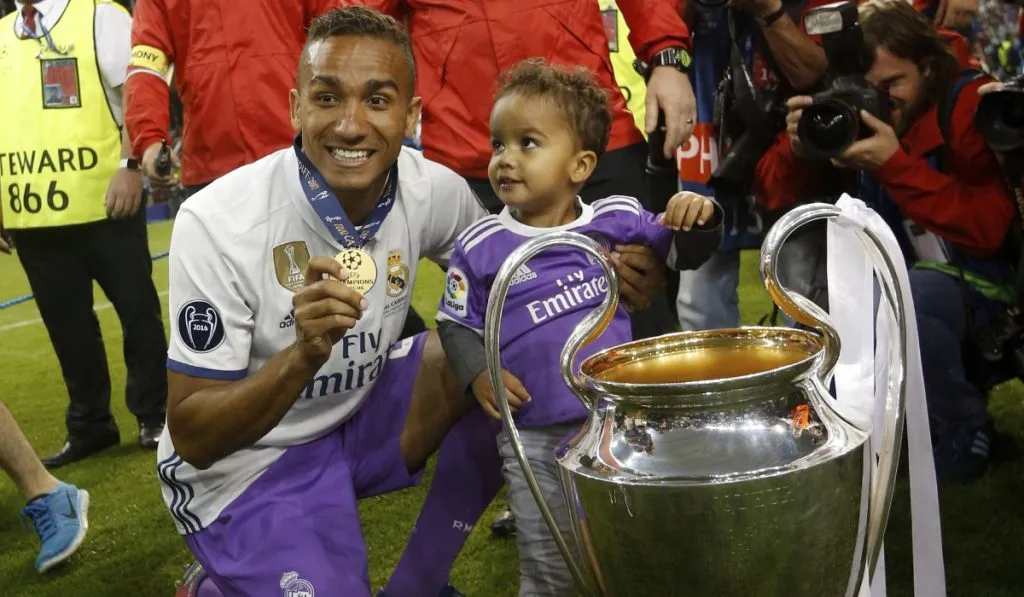 Danilo junto a su familia y la Champions League del 2017: IMAGO