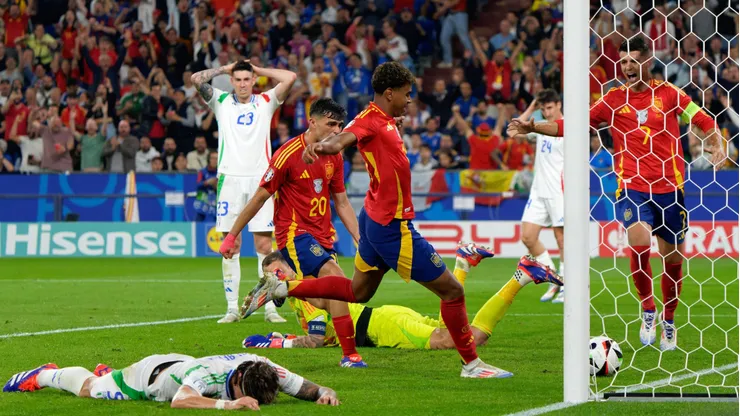 Calafiori y su gol en contra frente a España.