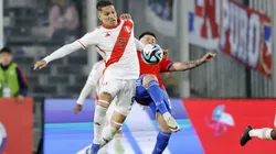 La figura del Perú acompaña desde el banco de suplentes.