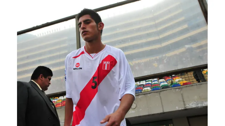 Carlos Zambrano asusta en la Selección Peruana