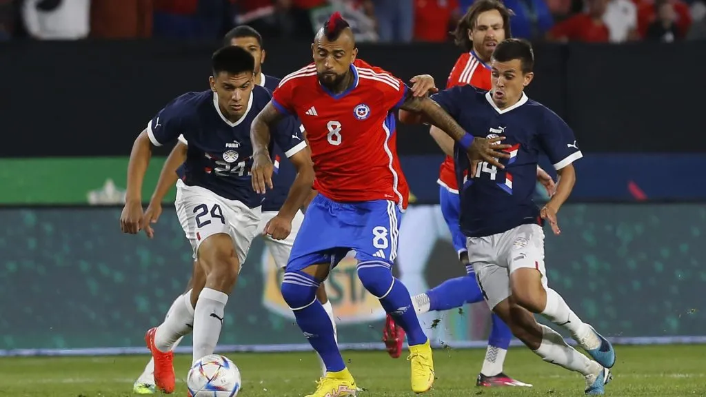 “El Rey Arturo” no podrá comandar esta vez a La Roja (Getty Images)