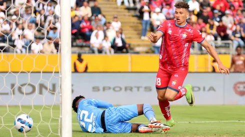 El delantero ecuatoriano busca nuevo equipo en Ecuador