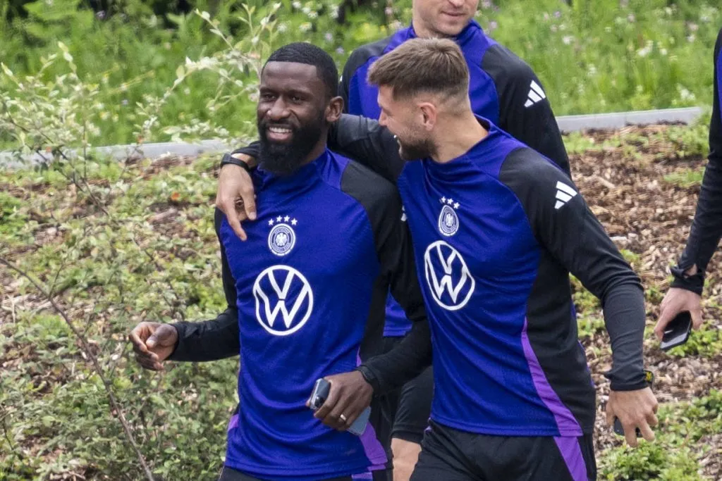 Tras el tenso cruce, Antonio Rudiger y Niclas Fullkrug se mostraron juntos ante las cámaras.