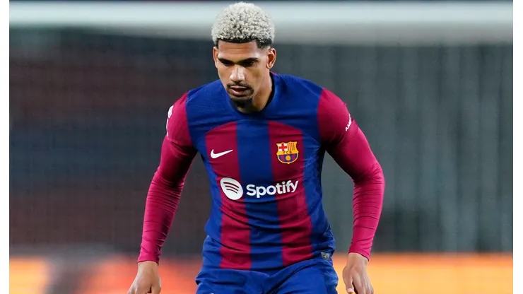 Ronald Araújo tiene su futuro decidido en Barcelona.