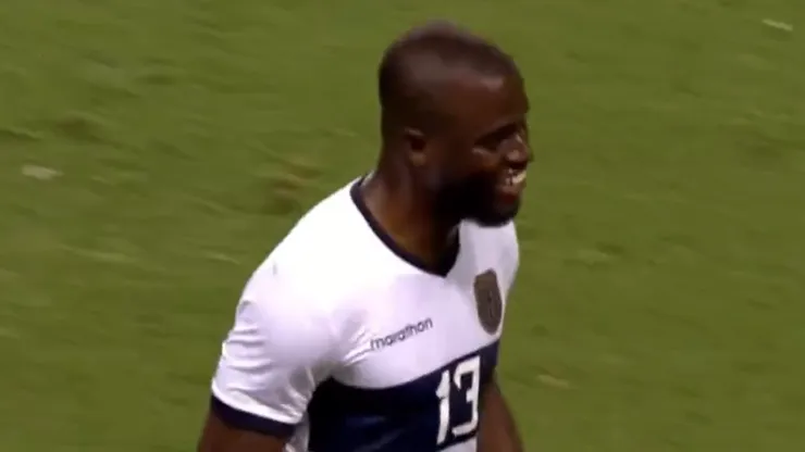 Enorme gesto de Enner Valencia con Hernán Galíndez.