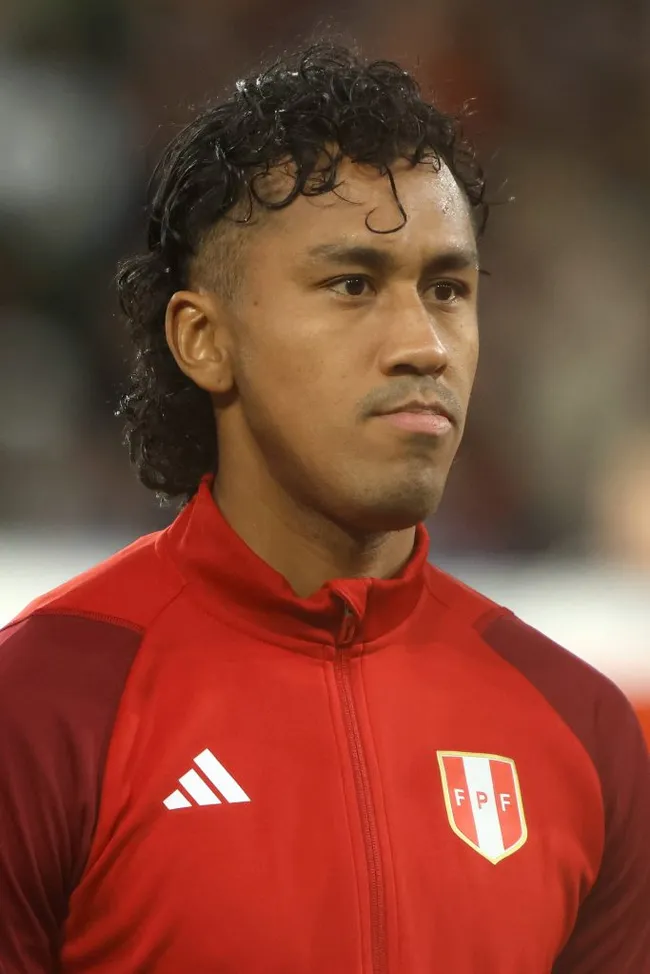 Tapia jugando para Perú. (Foto: IMAGO)