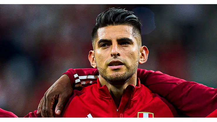 Carlos Zambrano jugando con Perú.