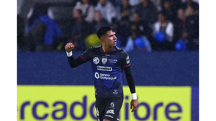 QUITO, ECUADOR - APRIL 24: Kendry Paez of Independiente del Valle celebrates after scoring the team's first goal during a Copa CONMEBOL Libertadores Group F match between Independiente del Valle and Palmeiras at Banco Guayaquil Stadium on April 24, 2024 in Quito, Ecuador. (Photo by Franklin Jacome/Getty Images)