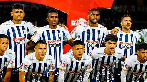 Alianza Lima jugando la Liga 1 de Perú.