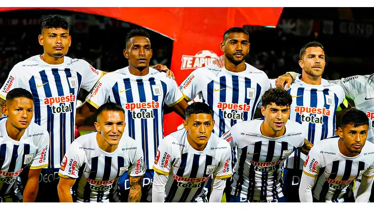 Alianza Lima jugando la Liga 1 de Perú.