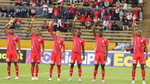 El Nacional multa a su hinchada