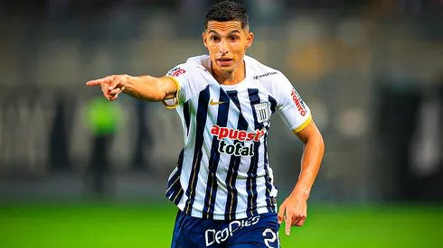 Kevin Serna jugando en Alianza Lima.