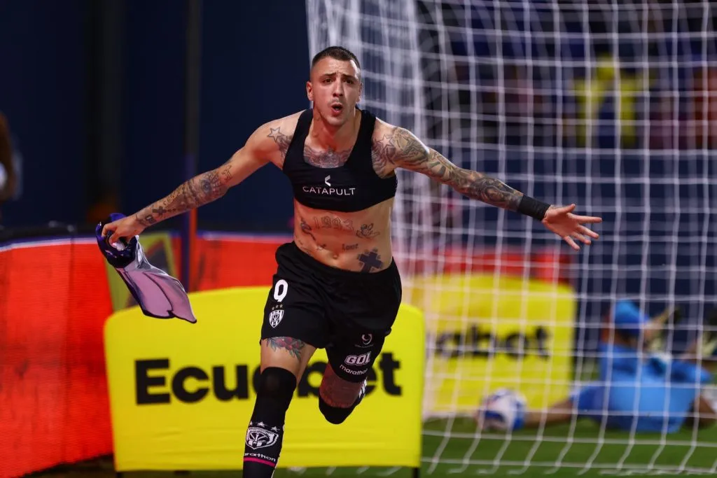 Renzo López terminó convirtiendo dos goles claves para ganar la primera etapa de la LigaPro. (Foto: @IDV)