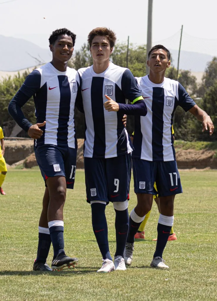 Juan Pablo Goicochea en las inferiores de Alianza Lima. (Foto: Twitter).