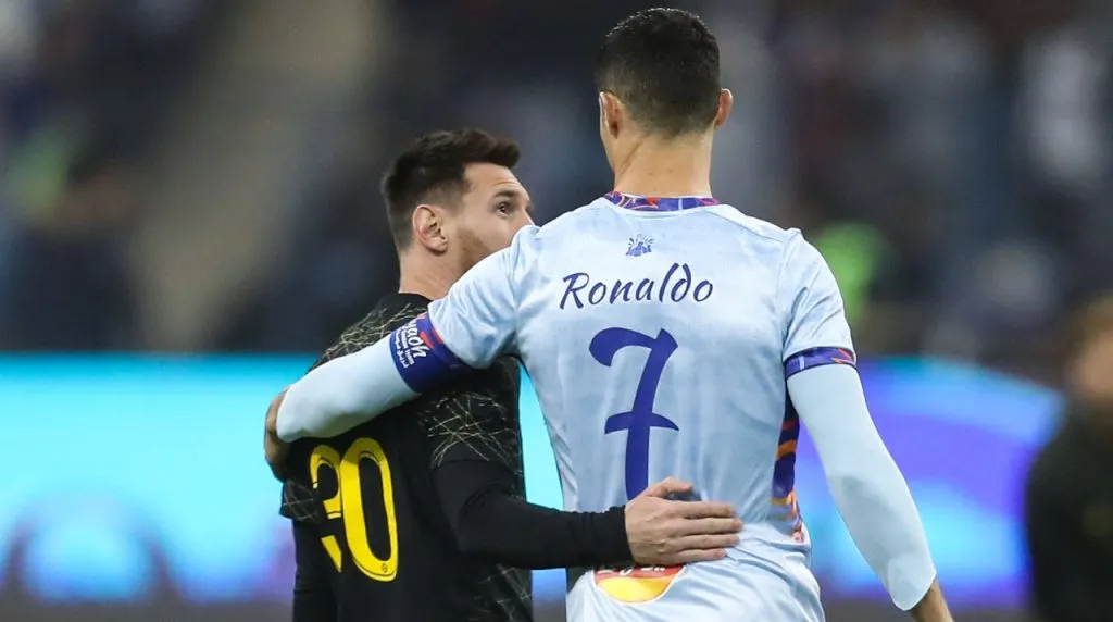 Messi y Ronaldo en el amistoso entre PSG y Al-Nassr. (Foto: Imago)