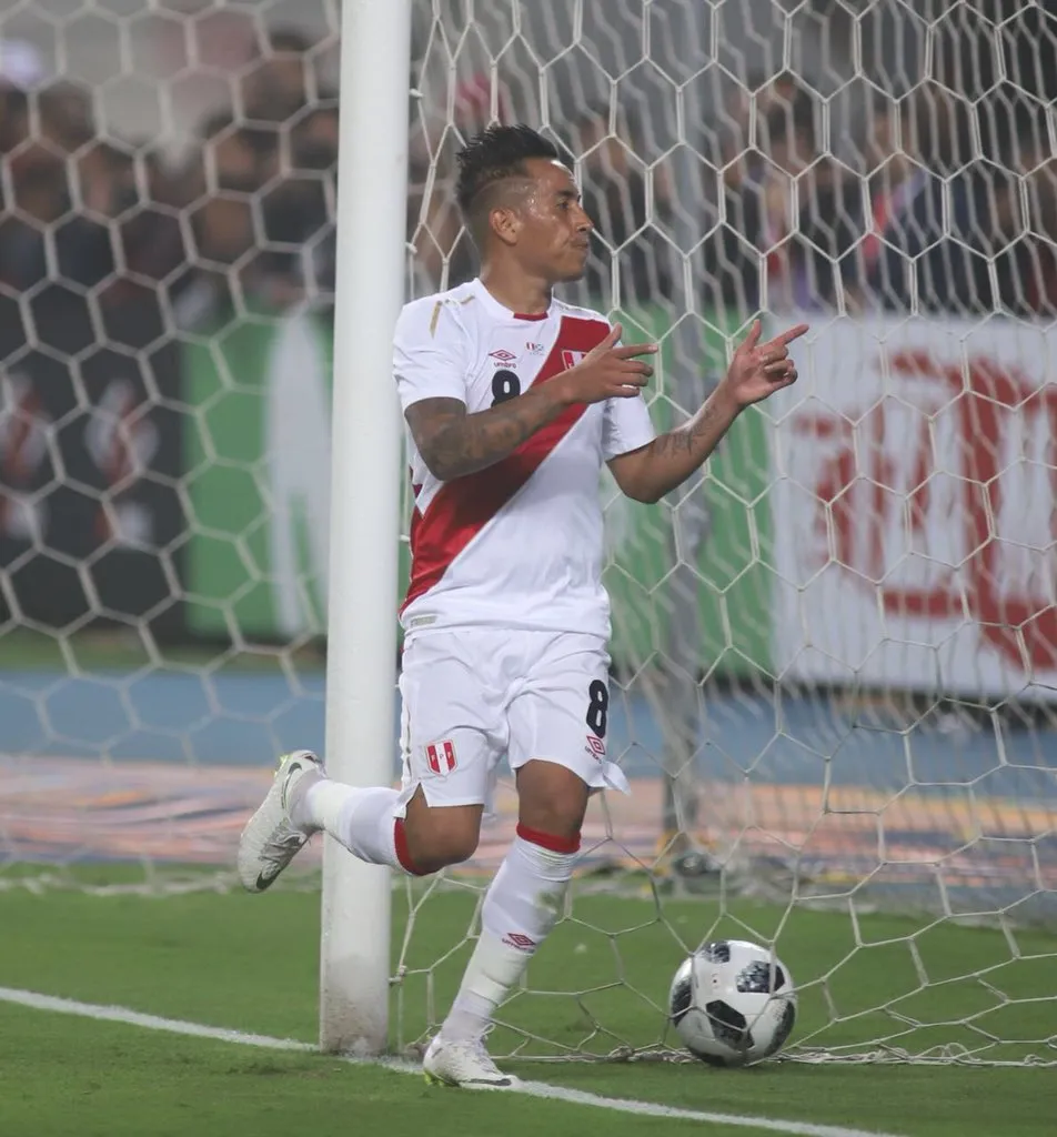 Christian Cueva jugando con la Selección Peruana. (Foto: FPF).