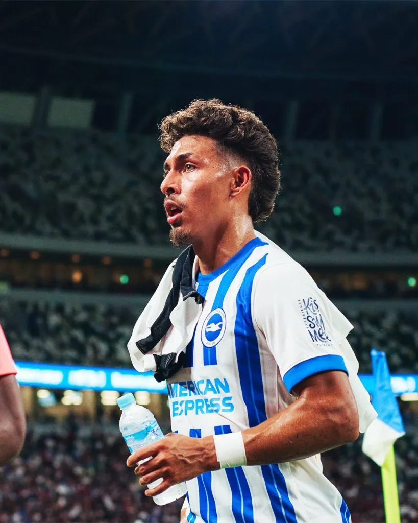 Sarmiento ya hace la pretemporada con el Brighton. (Foto: @jeremysarm7ento)