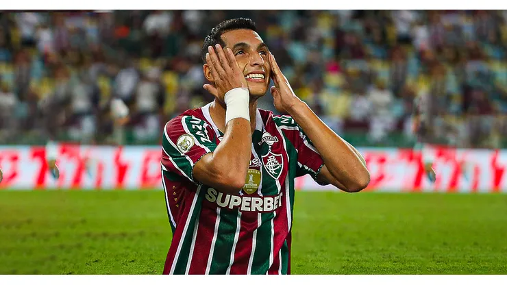Kevin Serna jugando para Fluminense de Brasil.