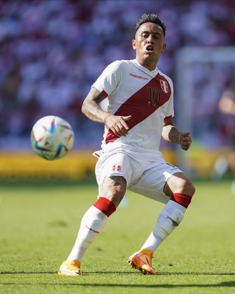 Christian Cueva jugando con Perú. (Foto: IMAGO).
